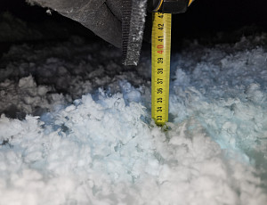 Zateplení stropu rodinného domu pomocí foukané izolace